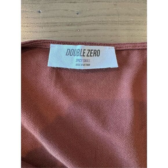 Double Zero Brown Women’s Surplice V Neck Soft Casual Top Size Small - Picture 6 of 6